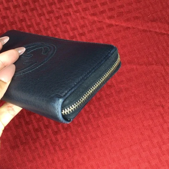 Gucci Soho Dark Blue Pebbled Leather Zip-Around Wallet - Picture 8 of 12